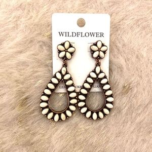 Teardrop earrings